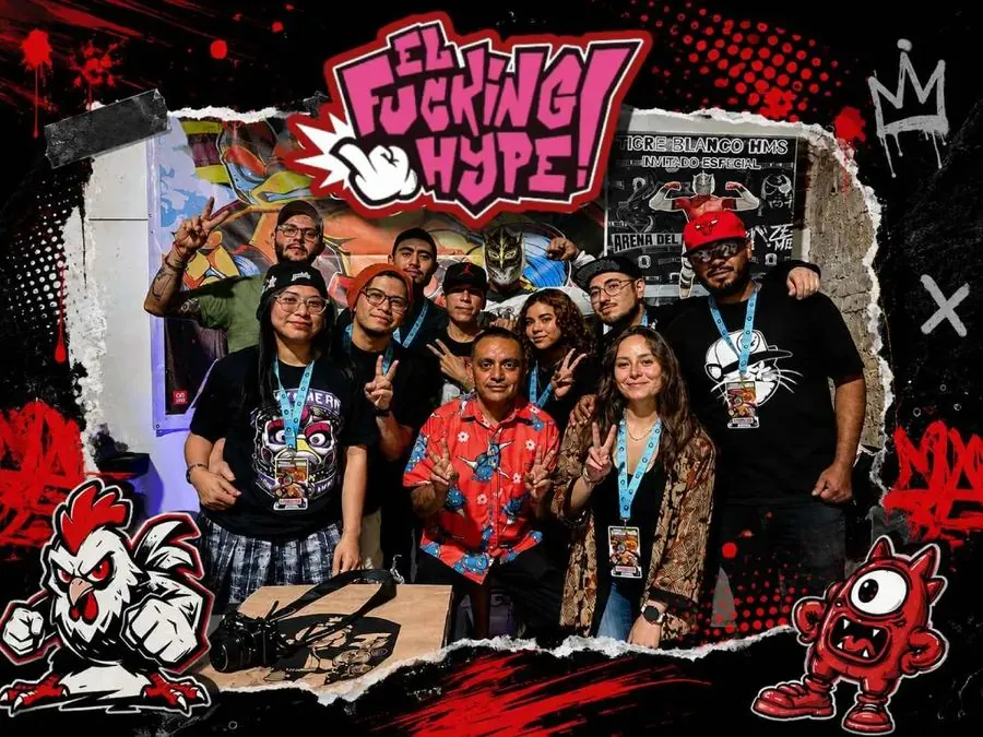 Integrantes y expositores de El Fucking Hype en una edición de la feria